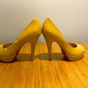 Beige Platform Christian Louboutin size 40